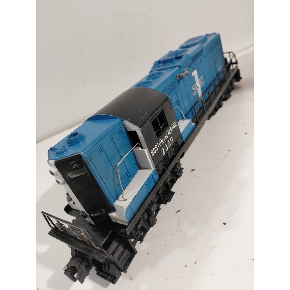 Lionel Trains 2359 O Gauge Model Railroad Boston and Maine GP9 Diesel Locomotive